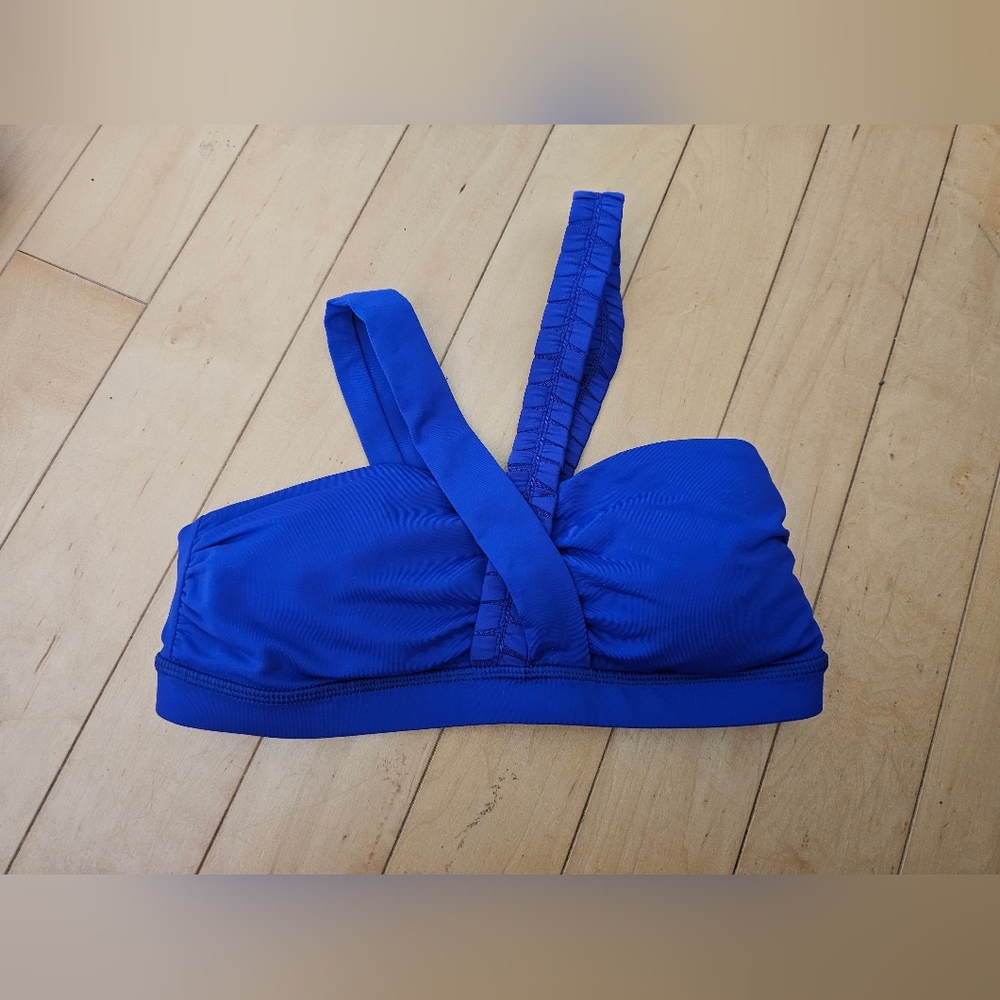 Lululemon some like it hot bra size 6